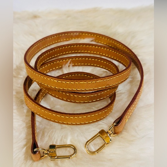 💎 LOUIS VUITTON VACHETTA LEATHER STRAP W/ GOLDTONE HARDWARE SIZE 46” - Picture 6 of 9